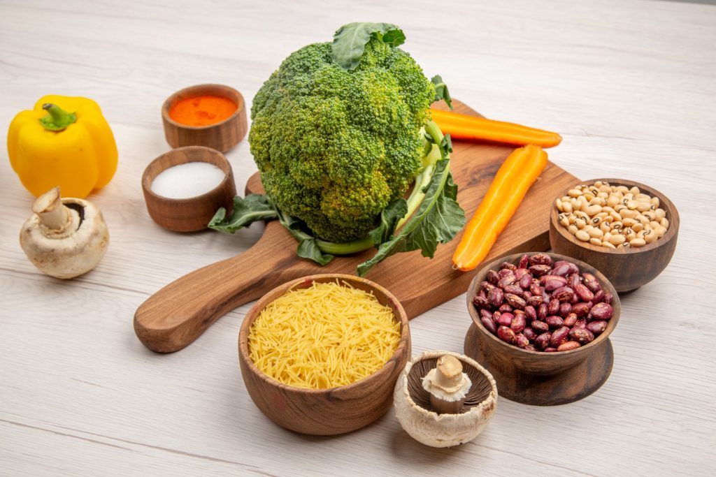5 Indian Fiber-Rich Foods That Clean Your Gut and Stabilize Post-Meal Blood Sugar